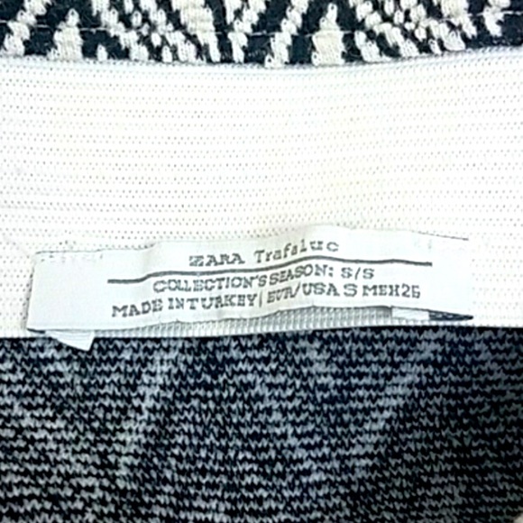 Zara Trafaluc herringbone weave stretch skirt. Pull-on style_pets & smoke-free - Picture 5 of 5